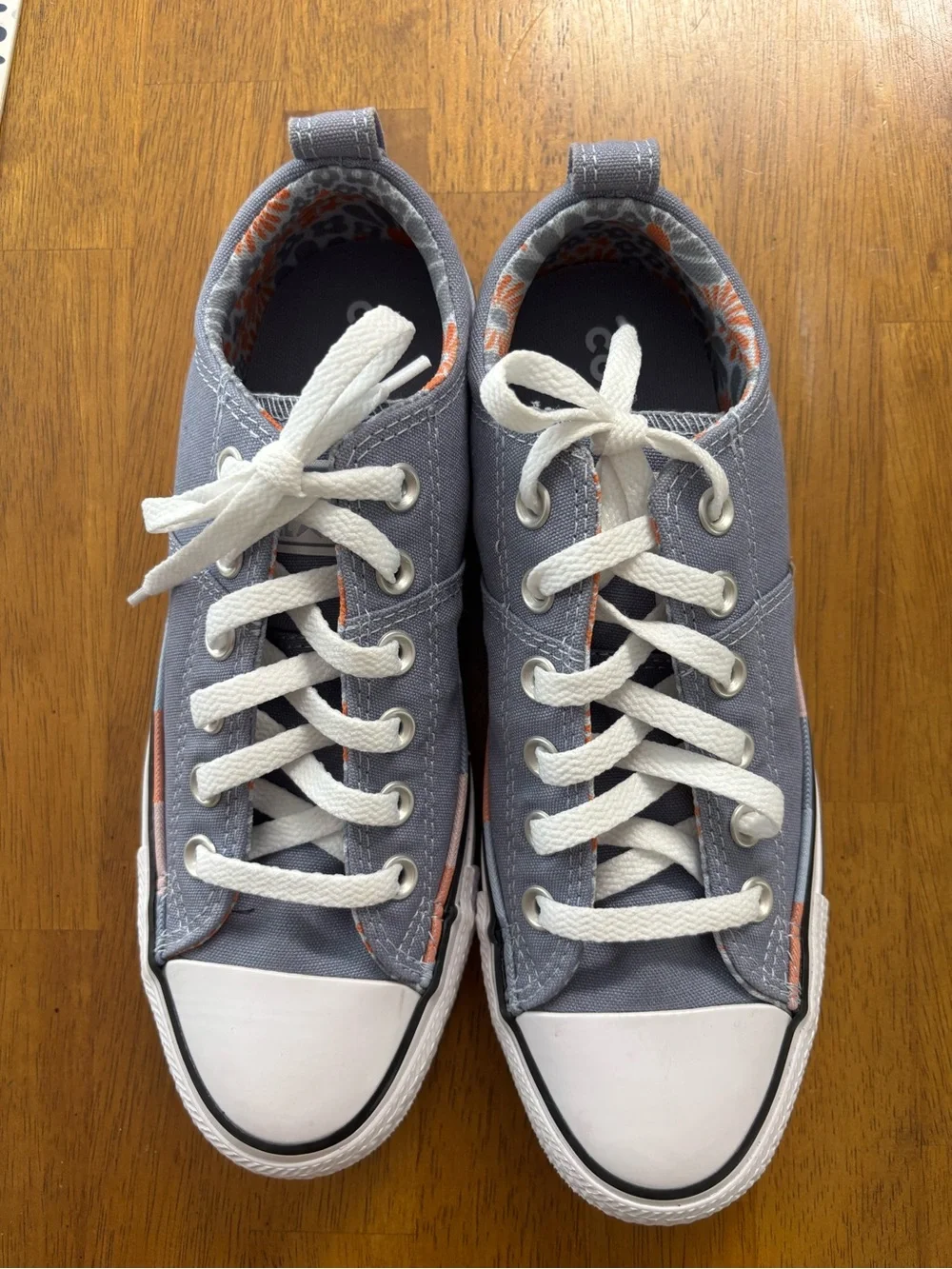 Converse women’s low